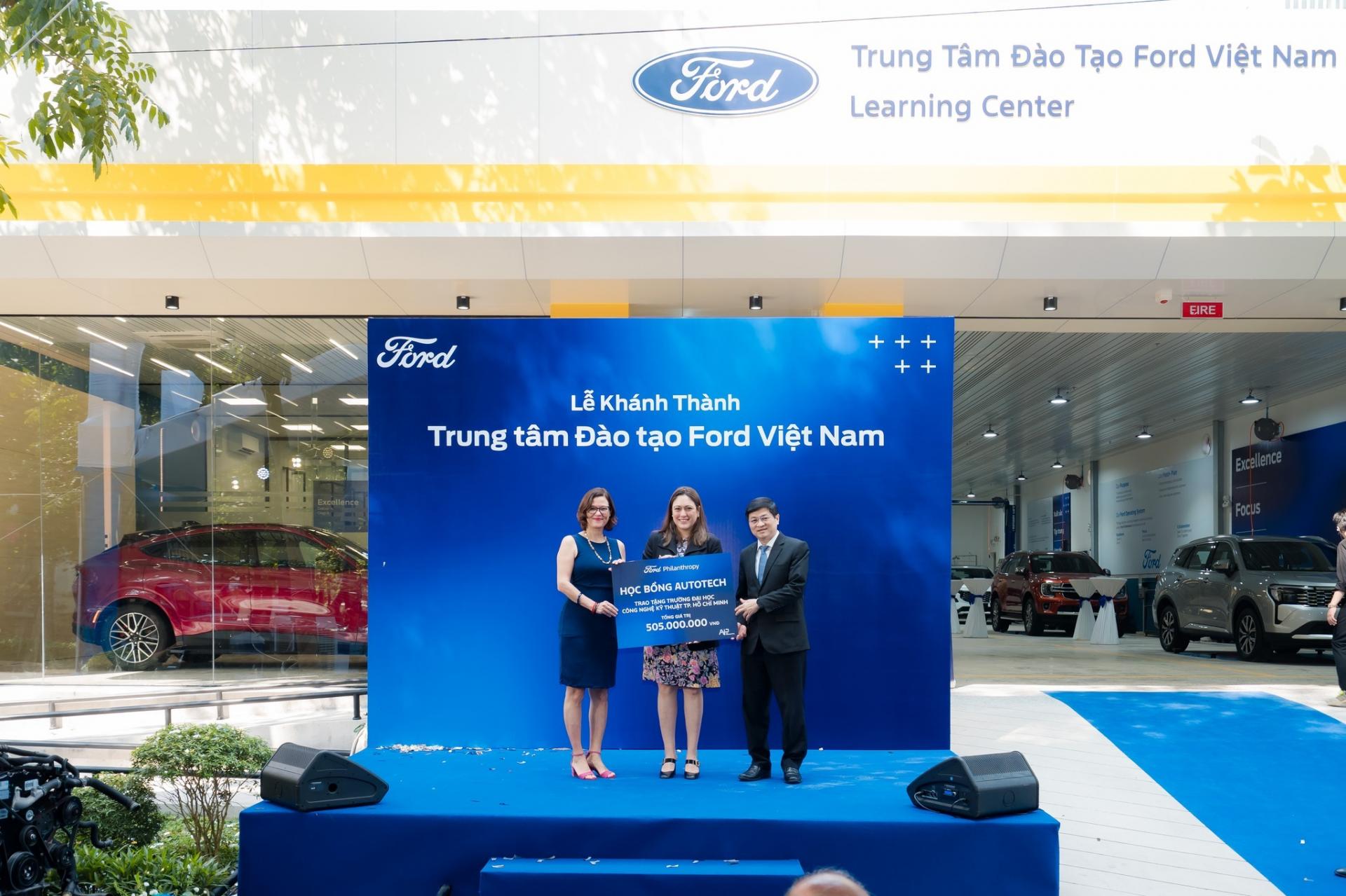 FVL khai trương Trung tâm Đào tạo 12