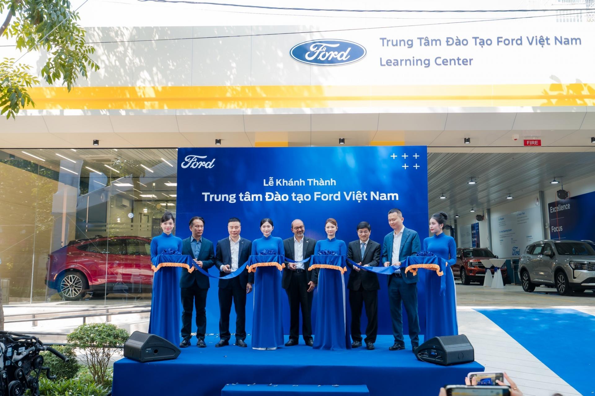 FVL khai trương Trung tâm Đào tạo 13